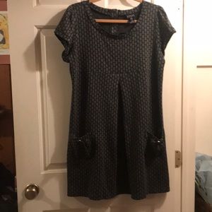 Grey patterned dress with pockets